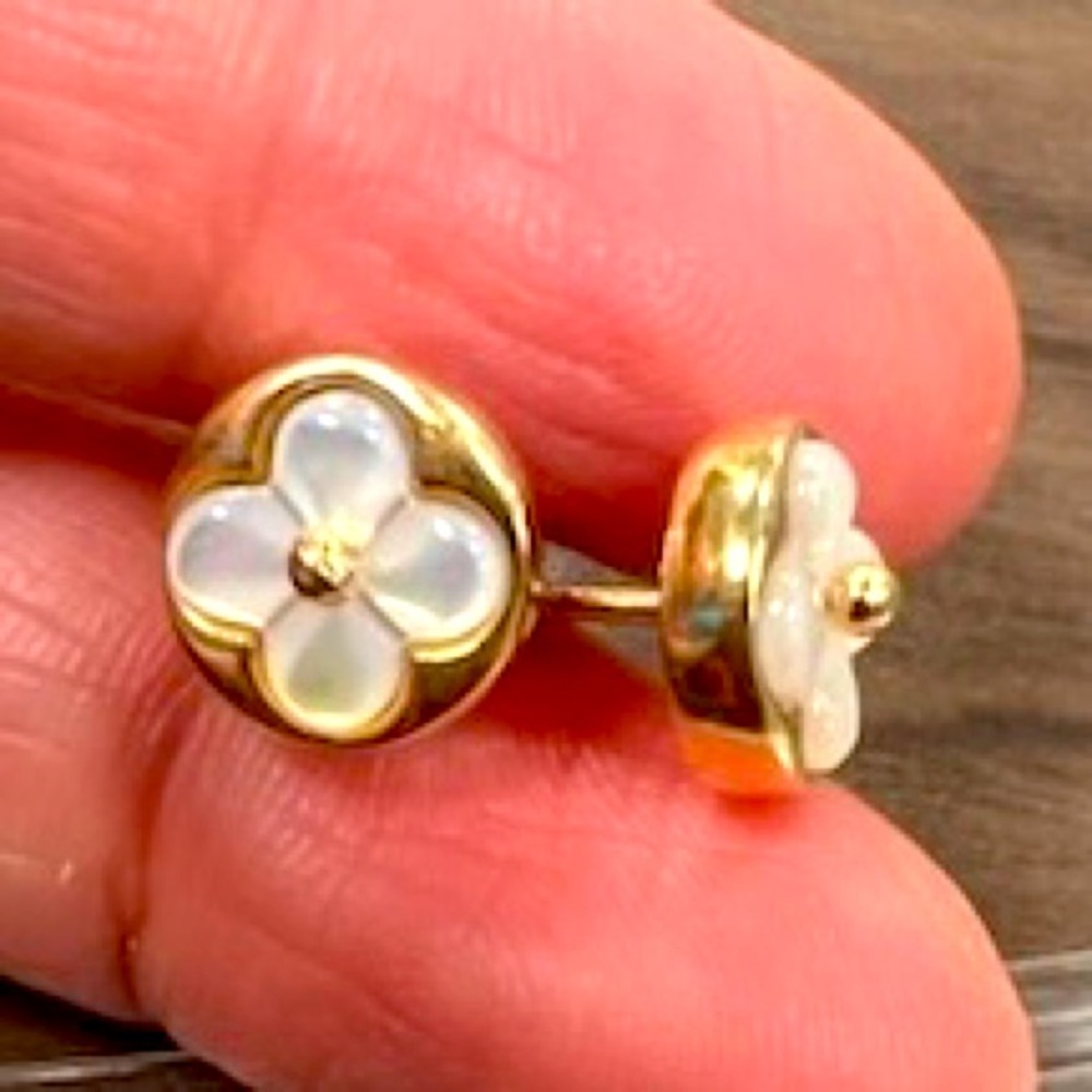 18k gold earrings